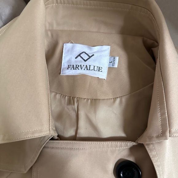 Farvalue Beige Trenchcoat, large, double breasted, buttons, knee length, belt - Picture 13 of 16